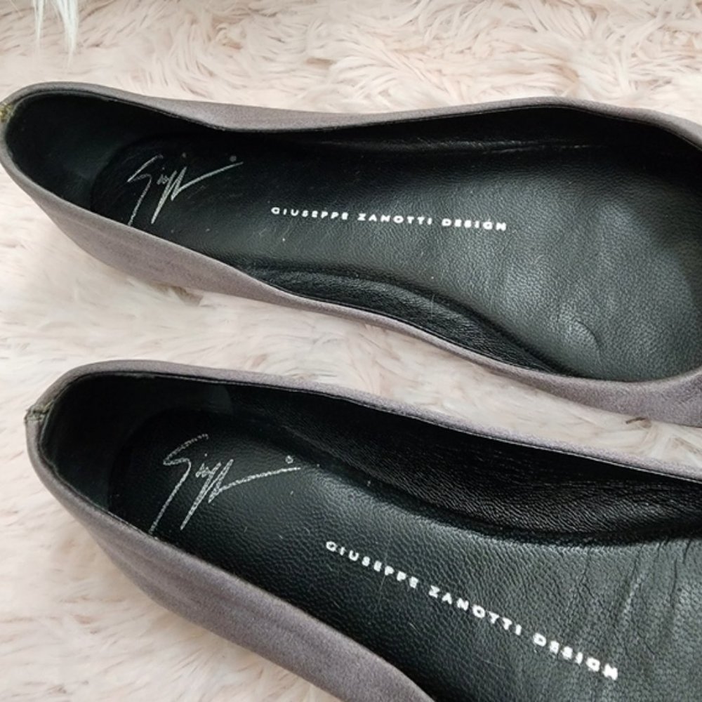 EUC GIUSEPPE ZANOTTI Malika Gray & Black Slip on Beaded Ballerina Flats Size 7 - Picture 4 of 9